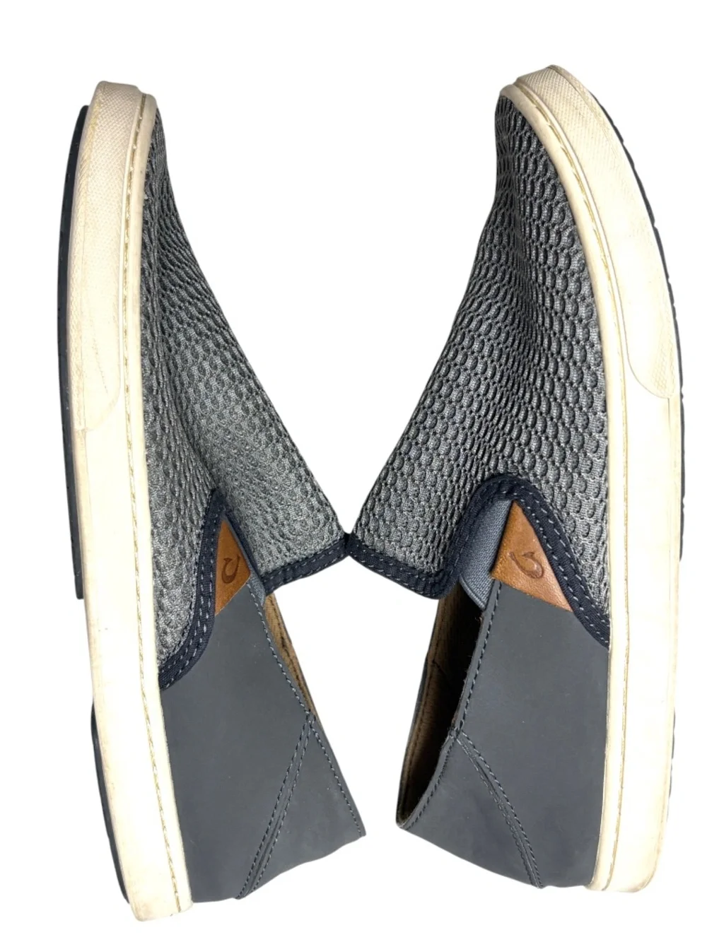 shoes OLUKAI PEHUEA women 7-7.5 gray mesh slip-on suede accent removable inserts